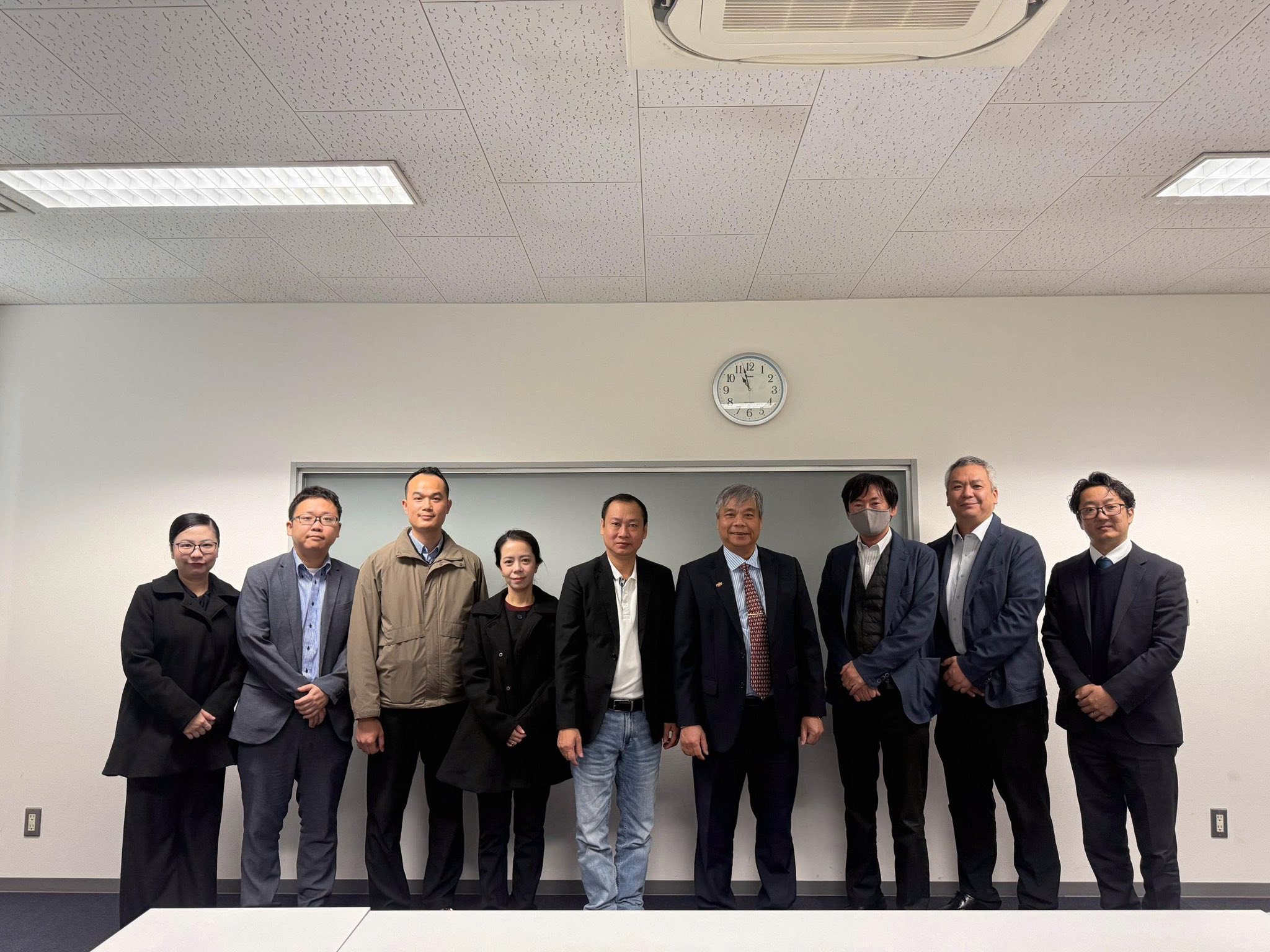 truong-dai-hoc-fpt-den-tham-va-lam-viec-voi-cac-doanh-nghiep-doi-tac-tai-nhat-ban-3