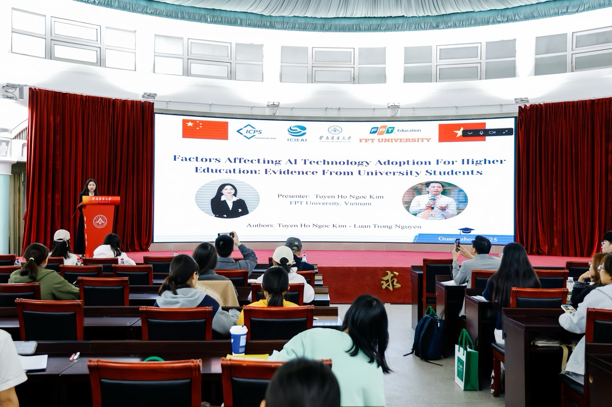 nu-sinh-truong-dai-hoc-fpt-bao-cao-nghien-cuu-tai-hoi-thao-quoc-te-ICIEAI-2025-2