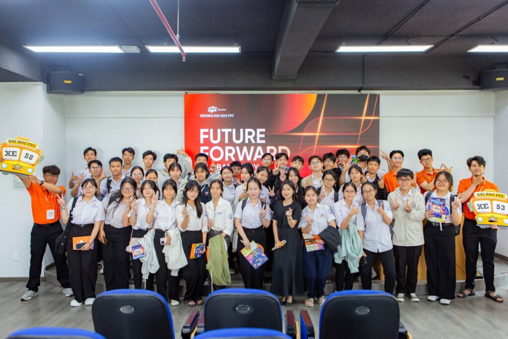 Học sinh THPT tham gia ngày hội Open Day