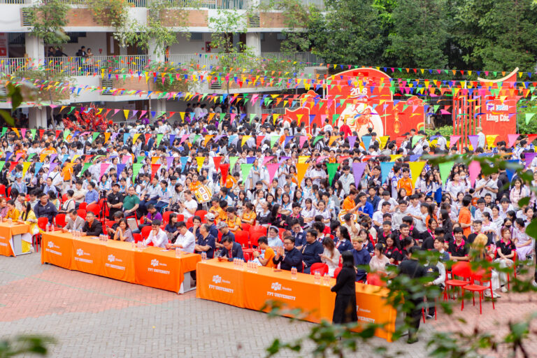 Hơn 5.000 học sinh THPT trải nghiệm một ngày làm sinh viên Trường Đại học FPT tại chương trình FPTU Big Open day