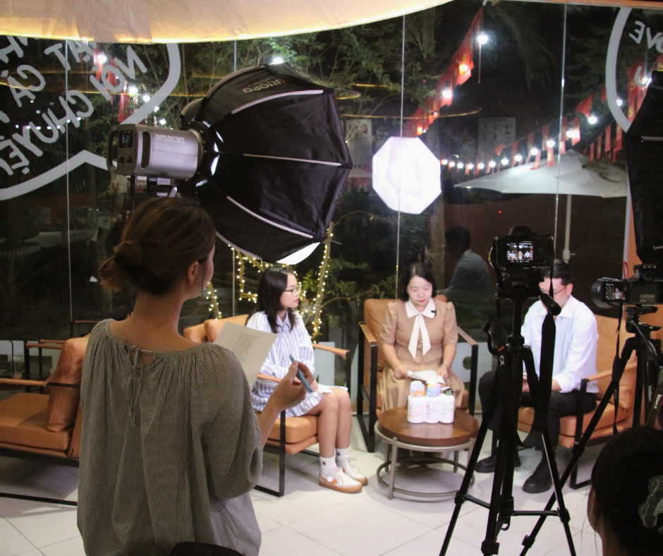 Các thành viên dự án tham gia sản xuất chuỗi podcast “Khi chúng ta thành cha mẹ”