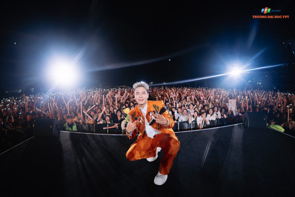 Gần 20.000 học sinh “thiết kế” lộ trình toàn cầu trong kỷ nguyên AI tại FPTU Big Open Day