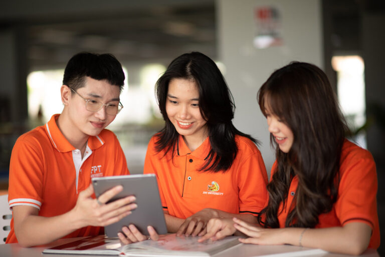 Trường đại học dành hơn 200 tỉ đồng cấp học bổng cho học sinh lớp 12