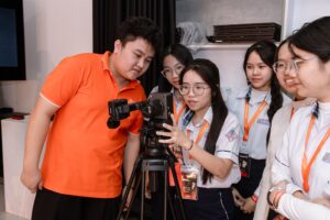 Việc lựa chọn được hướng đi là sở trường của mình và theo đuổi thế mạnh đó sẽ giúp học sinh THPT rất nhiều trong hành trình phát triển sự nghiệp tương lai, thay vì “học lệch” thụ động như những định kiến thông thường.