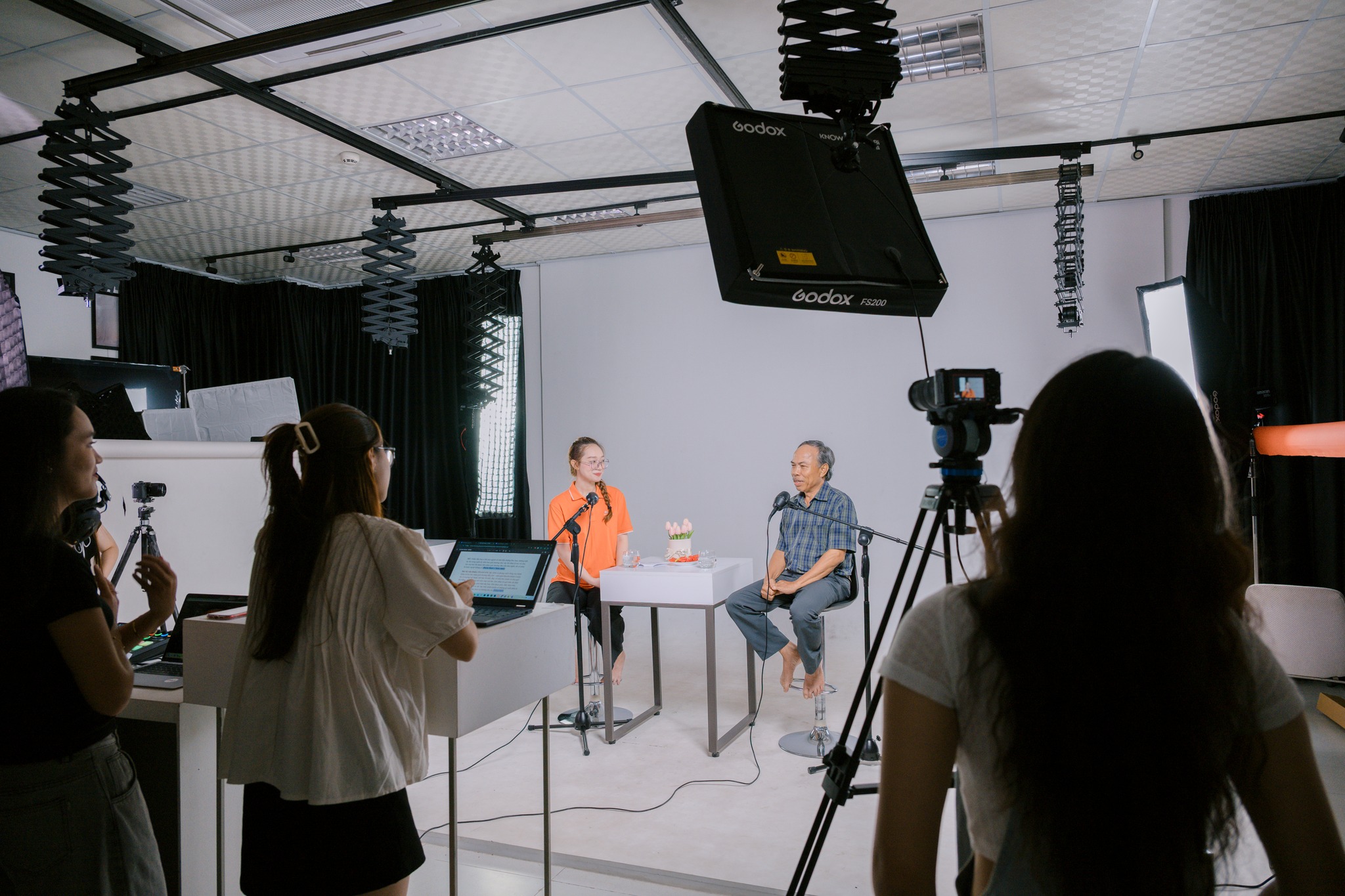 Studio hiện đại, nơi thực hành của chuyên ngành Marketing và truyền thông