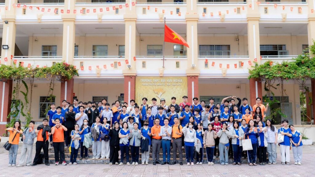 training-tri-tue-nhan-tao-ai-tai-truong-thpt-bui-huu-nghia