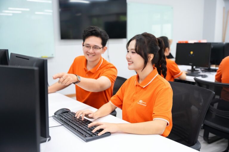 Trước ngưỡng cửa đại học, người trẻ tìm kiếm mô hình đào tạo sẵn sàng cho việc làm tương lai