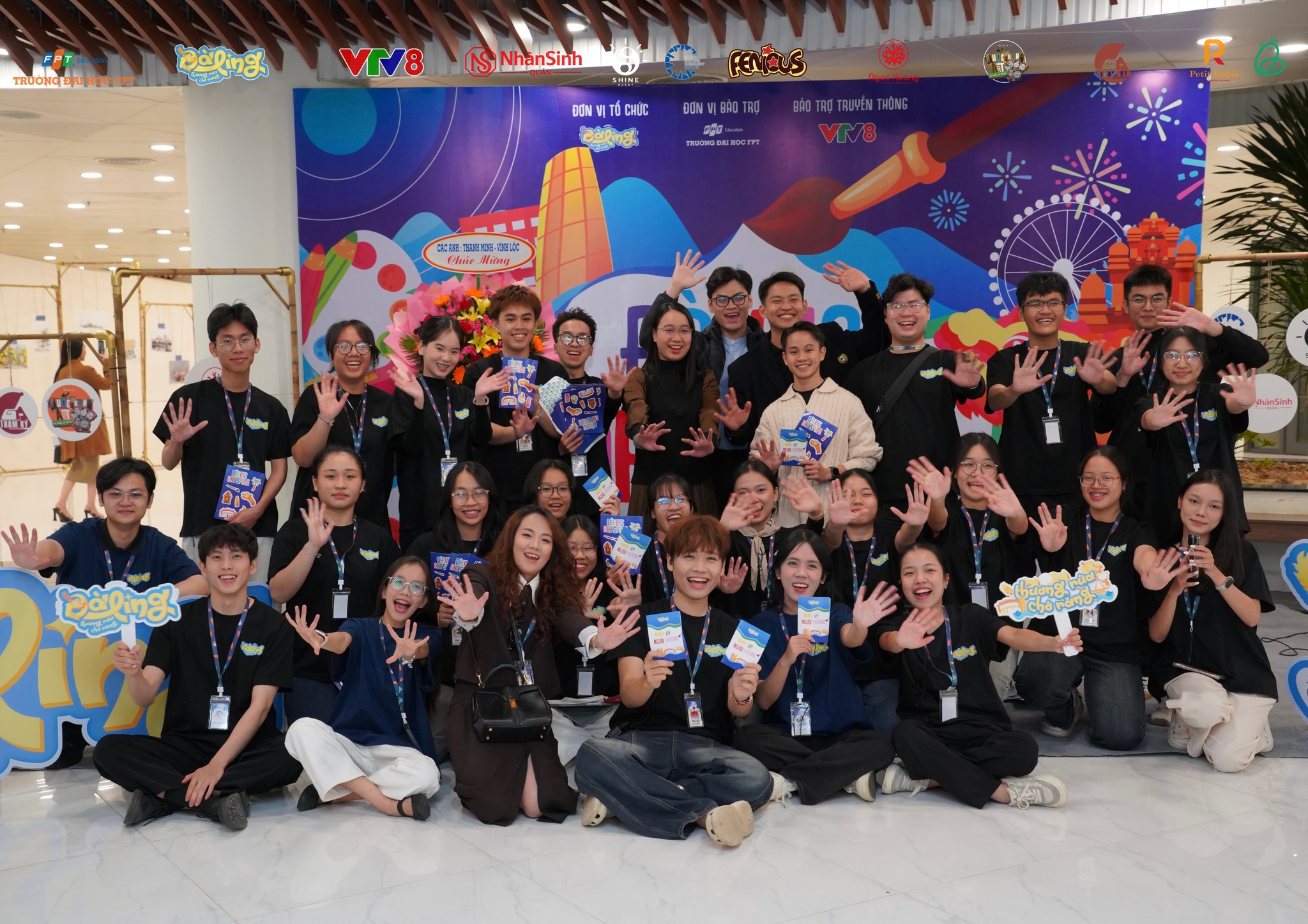 Sinh viên chuyên ngành Truyền thông đa phương tiện Trường Đại học FPT với chiến dịch truyền thông Đàling Art Space - không gian kết nối văn hoá và cảm xúc giới trẻ Đà Nẵng - dự án thu hút nhiều sự quan tâm của công chúng và các đơn vị thông tấn.
