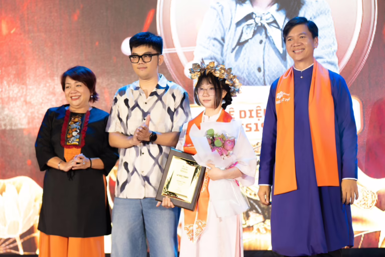 Danh hiệu Cóc Vàng và câu chuyện về sự nỗ lực bền bỉ của nữ sinh FPTU