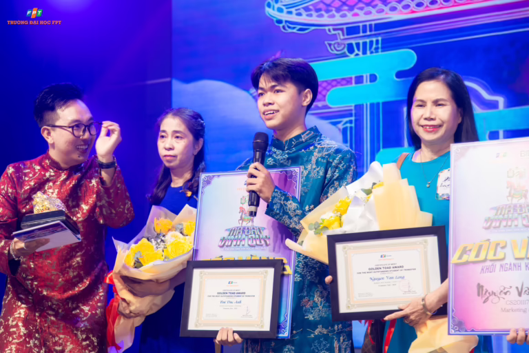 Cóc vàng Bùi Đức Anh: “Hãy nhắm tới mặt trăng. Dù có trượt, bạn cũng sẽ hạ cánh giữa những vì sao”