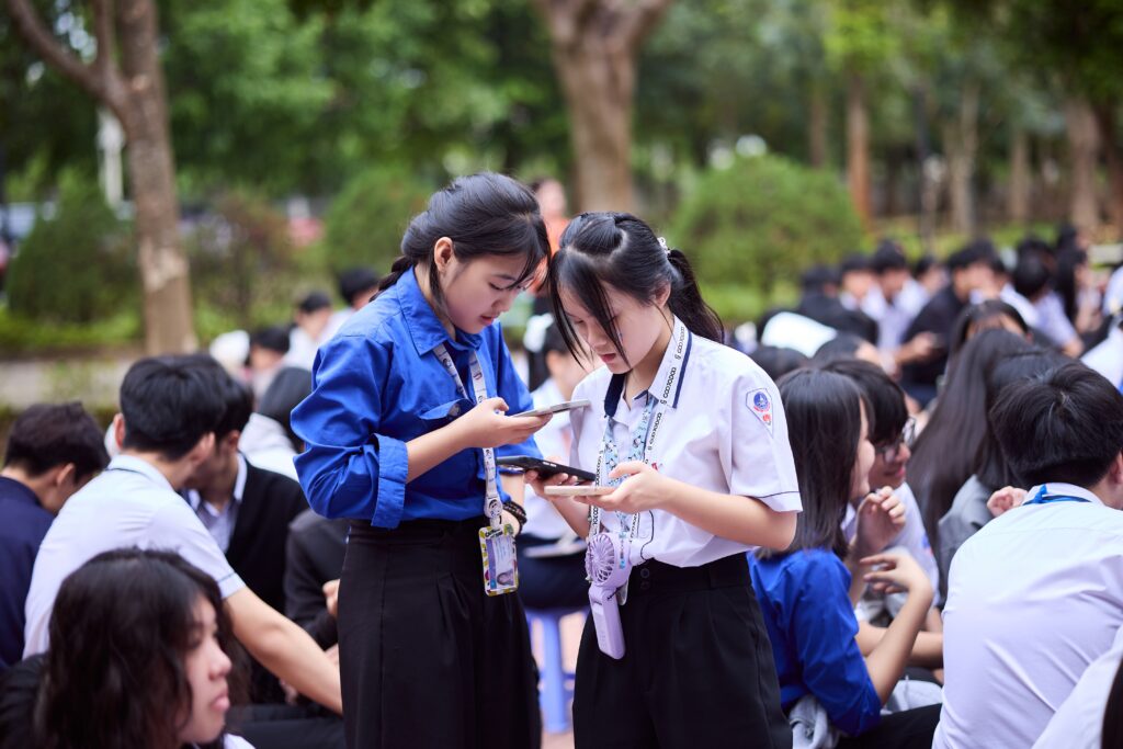 FPT trao tặng học liệu AI cho gần 1.000 học sinh THPT tại Đắk Lắk 1 74 Content Xuan Khai Tri Phase 2 AI Literacy 2026 Anh 1