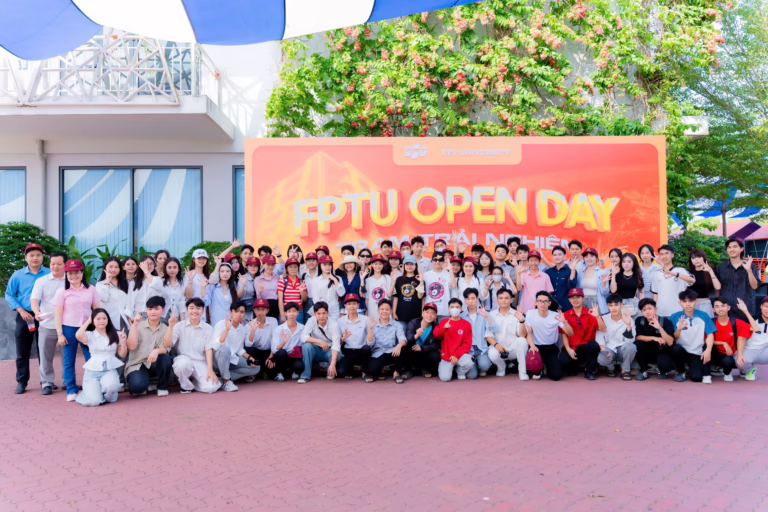 Hơn 12.000 học sinh THPT miền Tây háo hức khám phá môi trường học tập đa trải nghiệm tại FPTU Big Open Day