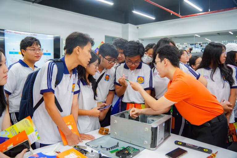 Trường Đại học FPT hỗ trợ 30% học phí cho học sinh vùng khó khăn