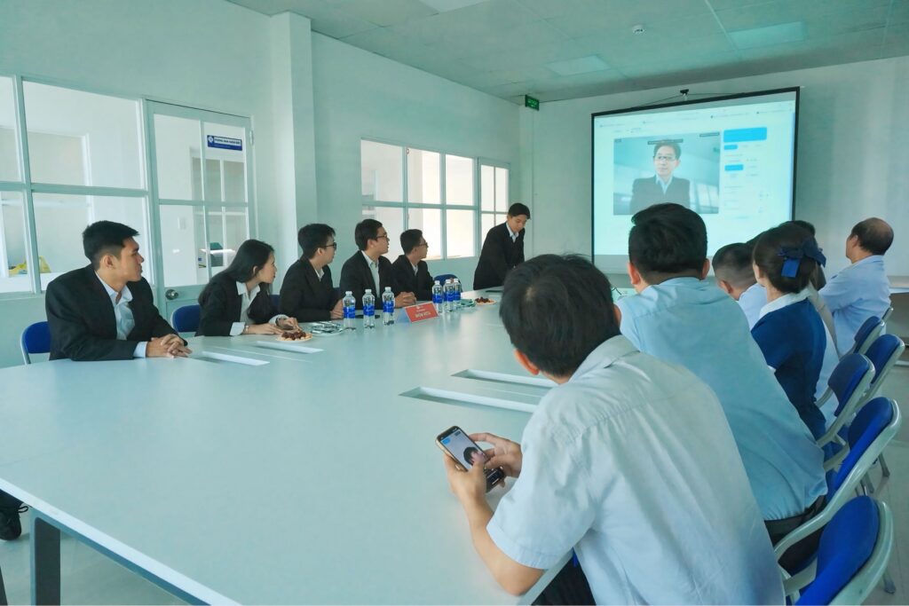 Lễ ký kết và bàn giao Dự án VISTA - công nghệ trải nghiệm tật khúc xạ thị giác tích hợp AI, diễn ra tại Bệnh viện Mắt VISI Sóc Trăng.