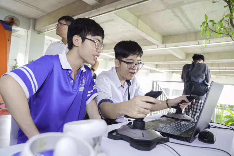 Gần 10.000 lượt người tham dự Tech Fest & Job Fair 2026: Sinh viên chủ động tiếp cận việc làm từ sớm