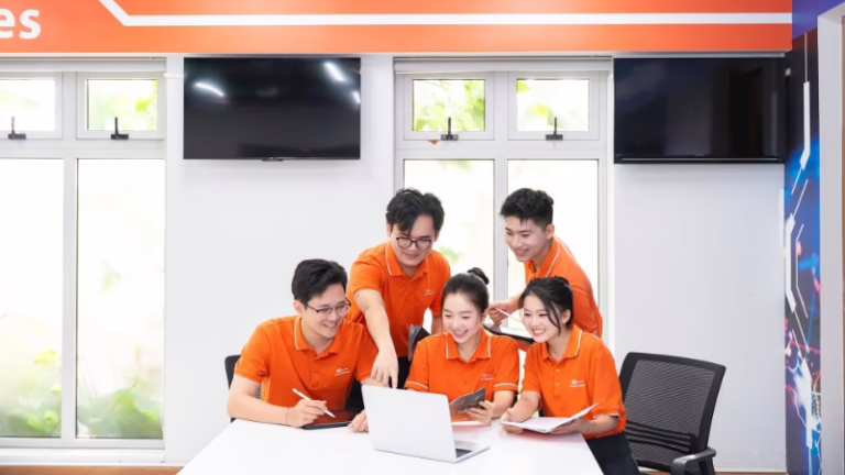 Đại học trải nghiệm và lựa chọn “AI First”