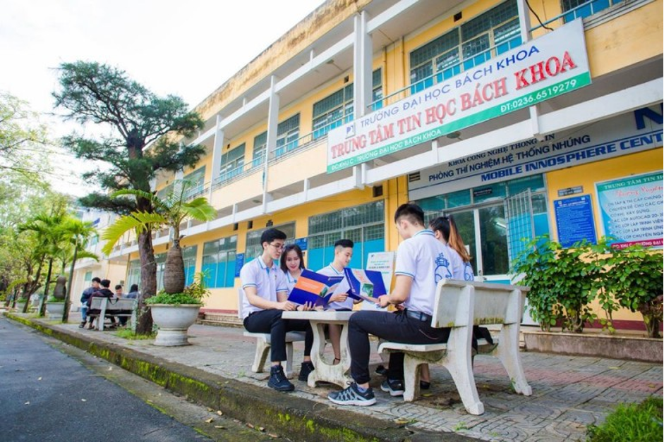 Trường Đại học Bách khoa - Đại học Đà Nẵng là “cái nôi” đào tạo công nghệ thông tin miền Trung.