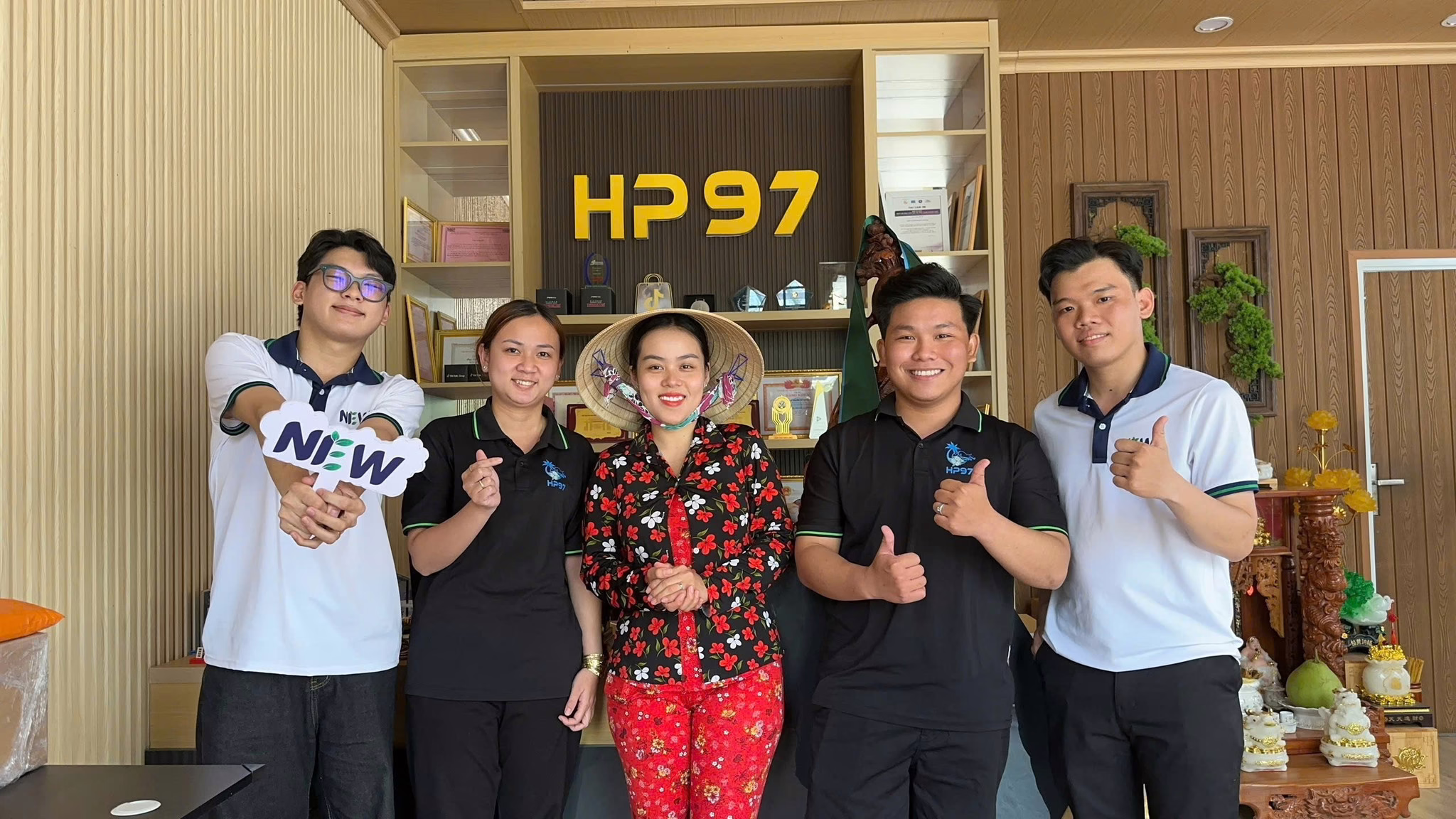 Sinh viên Đại học FPT triển khai dự án nông nghiệp số hợp tác cùng TikToker Huyền Phi 97 4 du an nong nghiep so