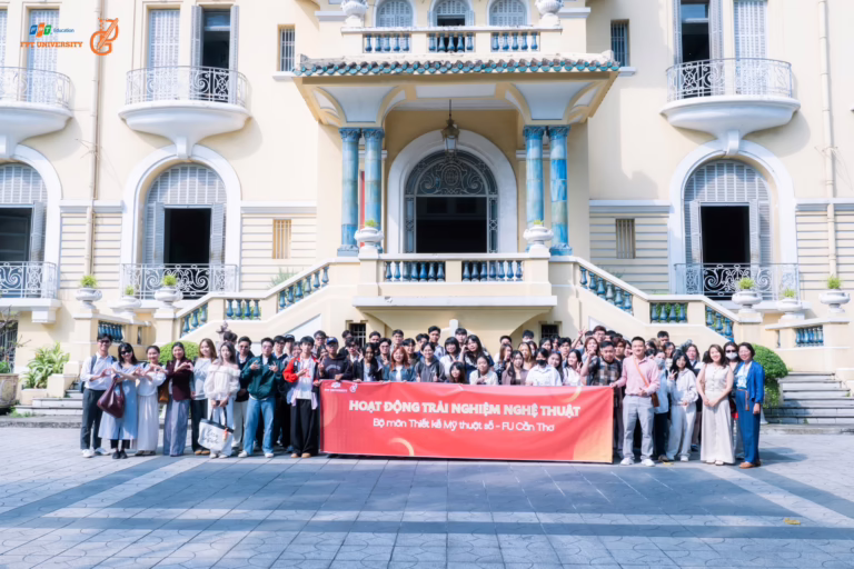Sinh viên Đại học FPT trải nghiệm field trip bảo tàng mỹ thuật TP.HCM