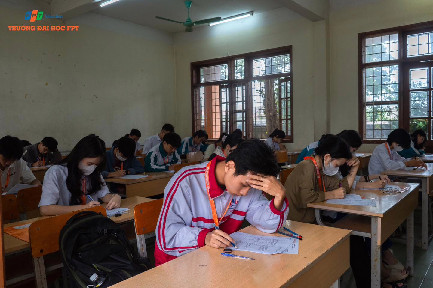 Kỳ thi Tốt nghiệp THPT 2026 chỉ còn 1 đề thi chung: Thí sinh cần lưu ý điều gì? 1 Việc thống nhất 1 bộ đề cho kỳ thi Tốt nghiệp THPT 2026 là một bước thay đổi quan trọng đối với kỳ thi năm nay của các thí sinh 2K8.