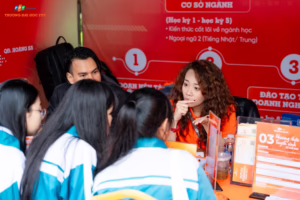 Bên cạnh việc tập trung cho kỳ thi Tốt nghiệp THPT 2026, thí sinh cũng cần tìm hiểu chi tiết, thường xuyên thông tin xét tuyển từ những trường đại học mà mình mong muốn theo học.