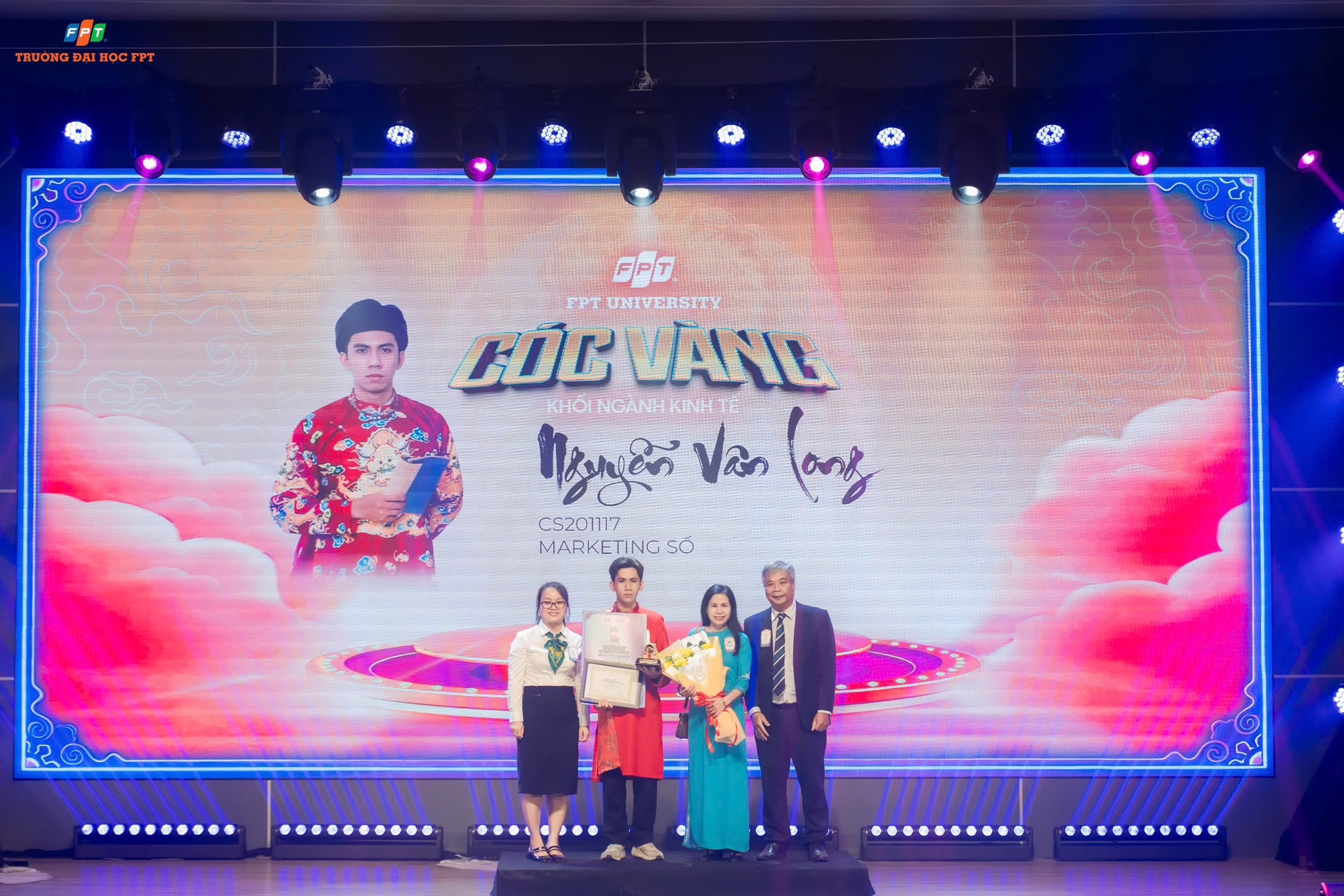 Trường Đại học FPT tổ chức lễ tôn vinh sinh viên FPT học kỳ Fall 2025 4 le ton vinh sinh vien fpt 1