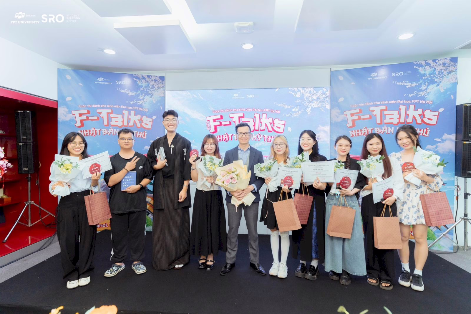 Sinh viên khối ngành Ngôn ngữ tại Trường Đại học FPT tham gia các hoạt động học thuật và giao lưu quốc tế, phát triển năng lực ngoại ngữ và kỹ năng hội nhập toàn cầu