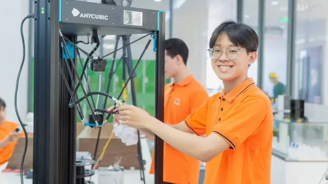 Công nghệ thông tin gồm những ngành nào? Xu hướng lựa chọn 2026 6 Sinh viên tốt nghiệp chuyên ngành Vi mạch bán dẫn có nhiều cơ hội việc làm hấp dẫn trong và ngoài nước - Nguồn: FPTU