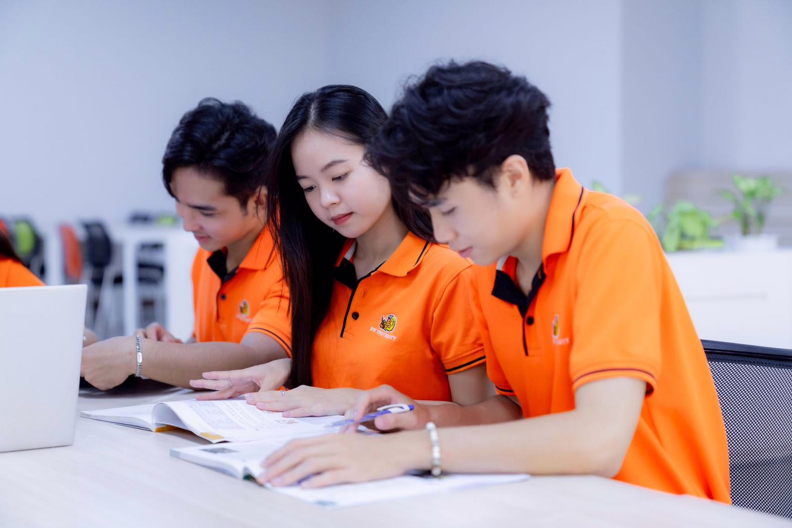 Định hướng chọn tổ hợp khối C dựa trên năng lực và mục tiêu