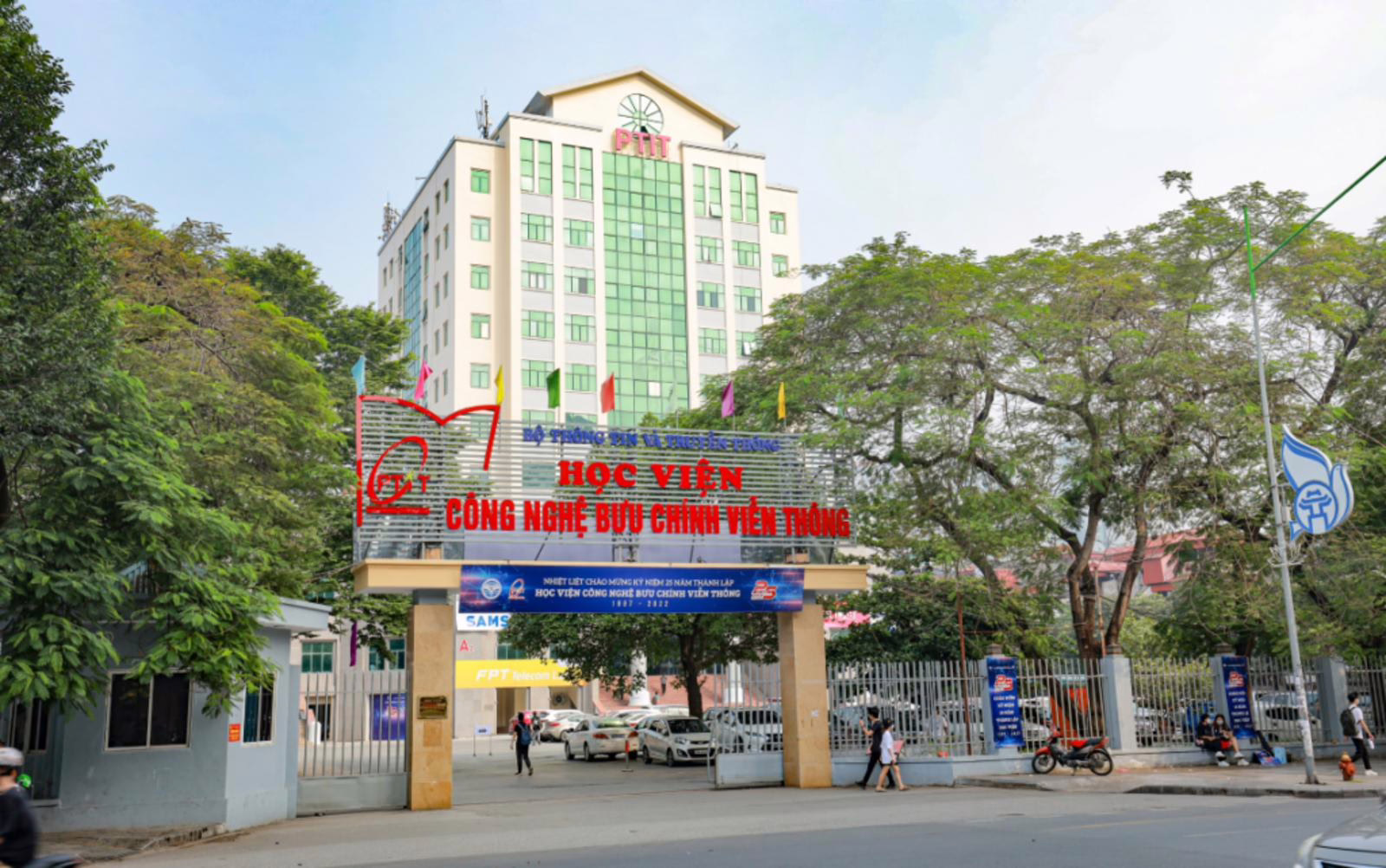 Học viện Công nghệ Bưu chính Viễn thông - Nguồn: Internet