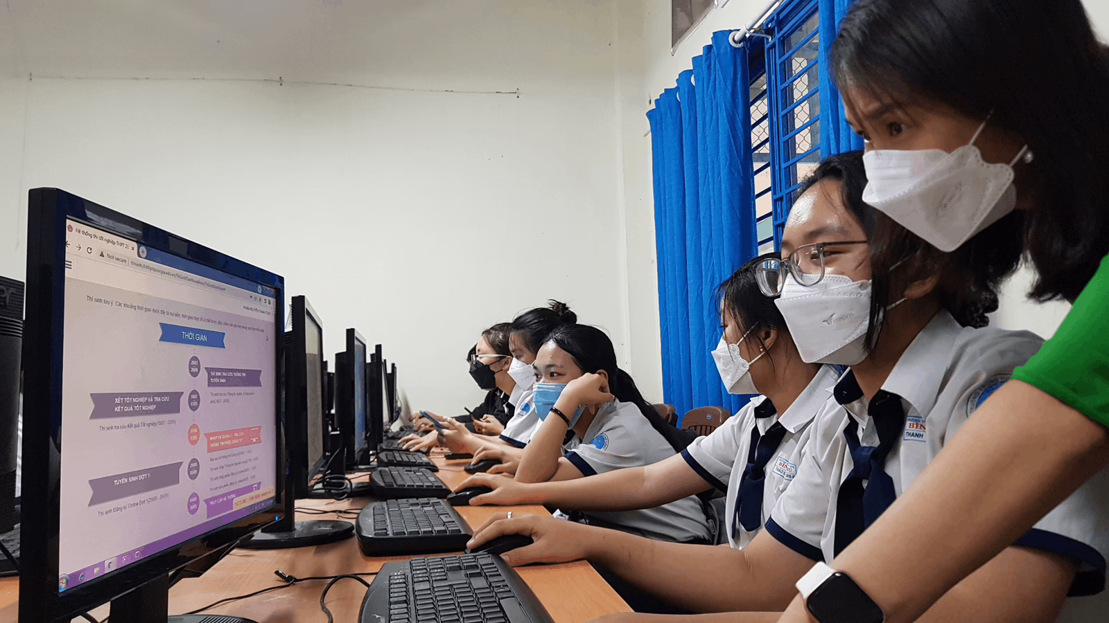 nam 2026 ap dung dang ky truc tuyen cho ca thi sinh lop 12 va tu do