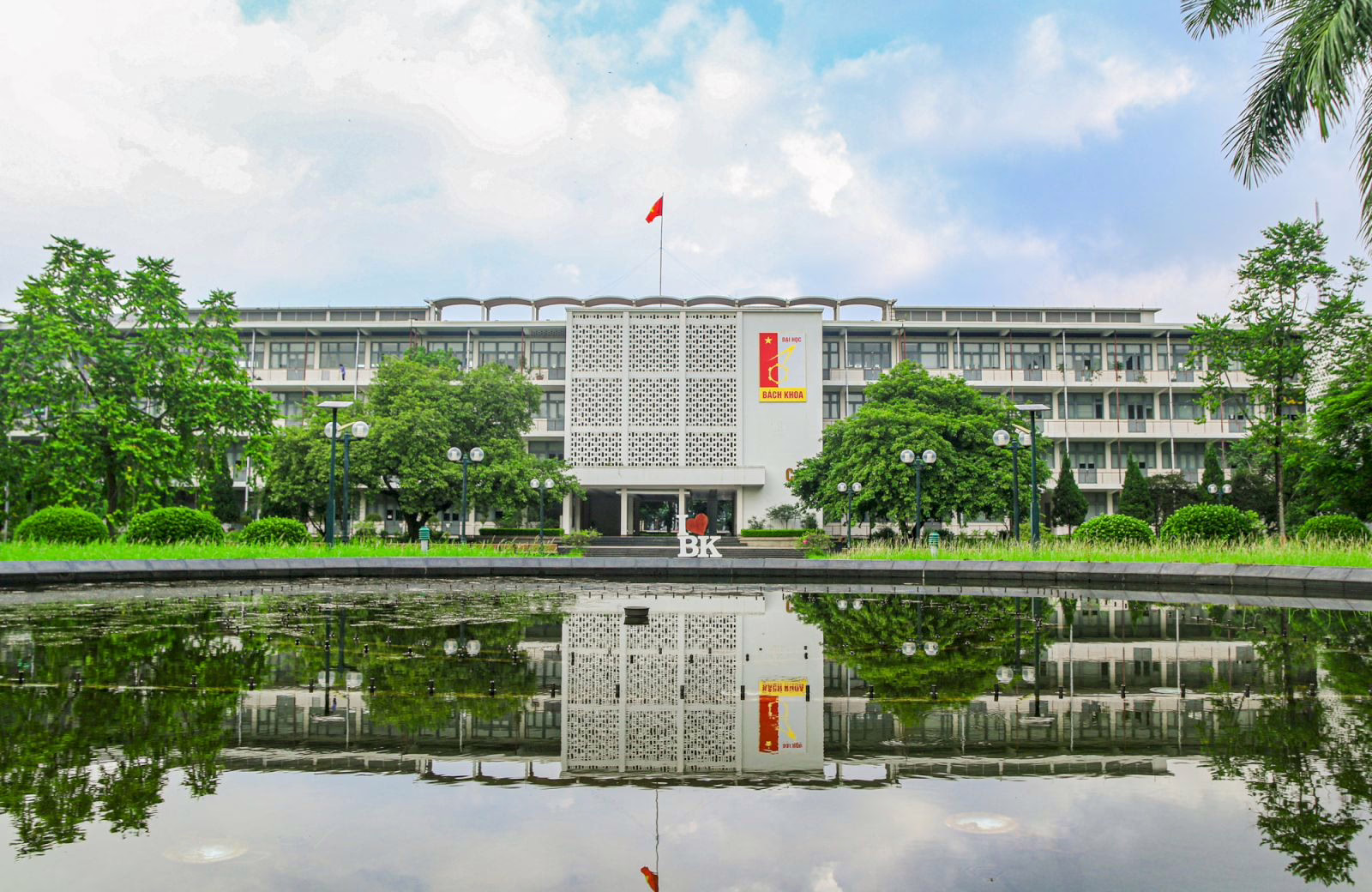 Đại học Bách khoa Hà Nội (HUST) - Nguồn: Internet