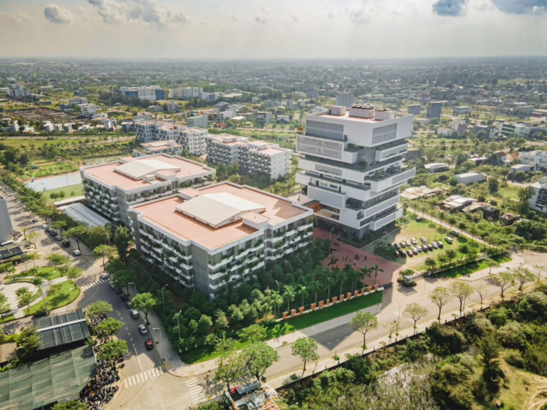 TOP 10+ trường đào tạo ngành Thương mại điện tử hàng đầu