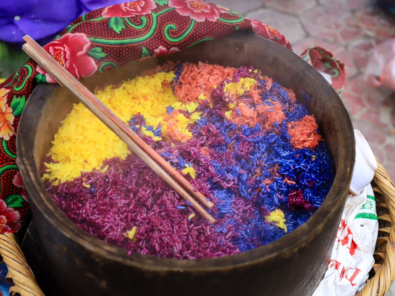 Trước khi thi nên ăn gì để may mắn: 6+ món ăn 1 Xôi gấc, xôi đậu là lựa chọn “chắc bụng” cho thí sinh băn khoăn trước khi thi nên ăn gì để may mắn