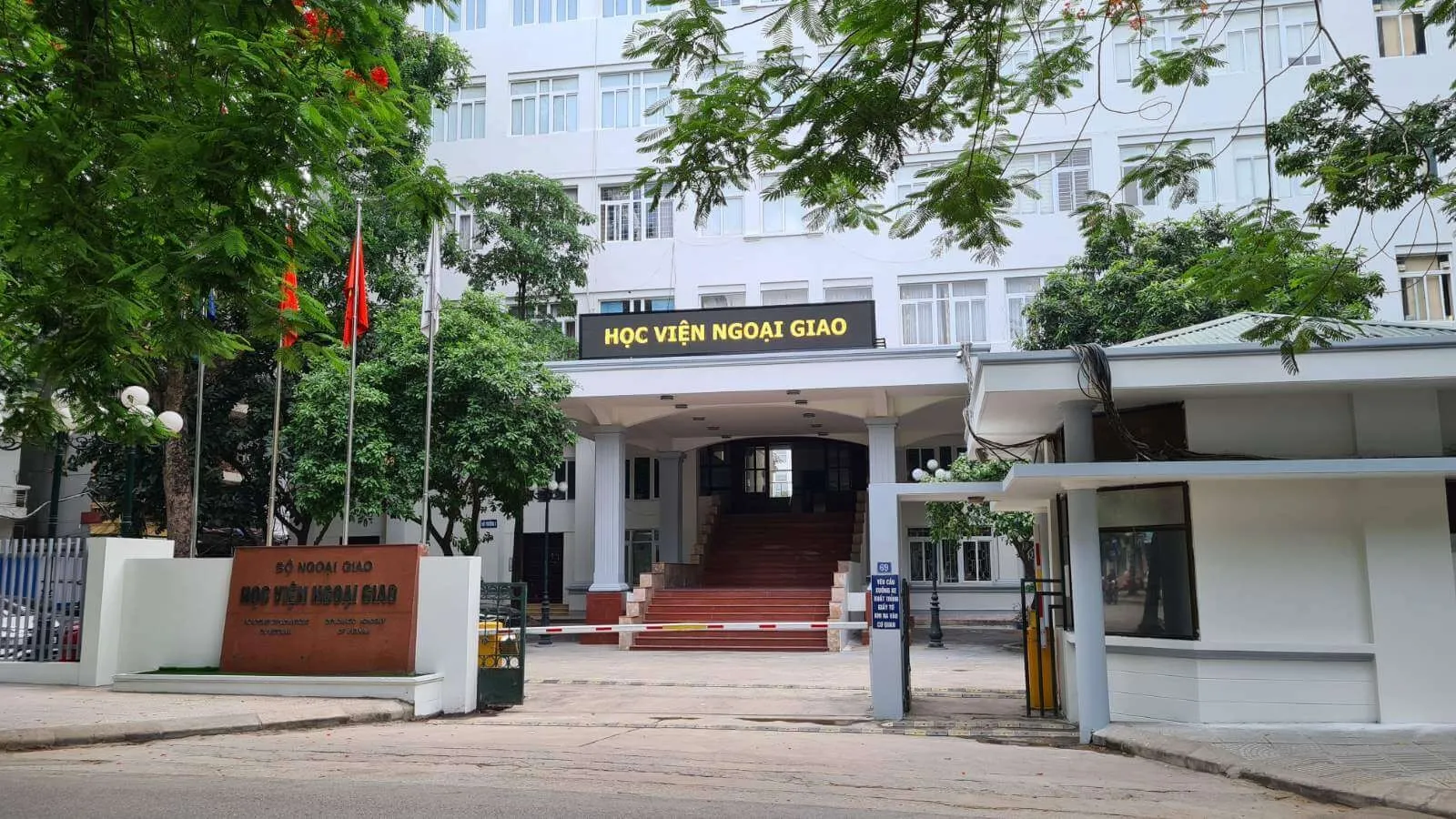 Học viện Ngoại giao
