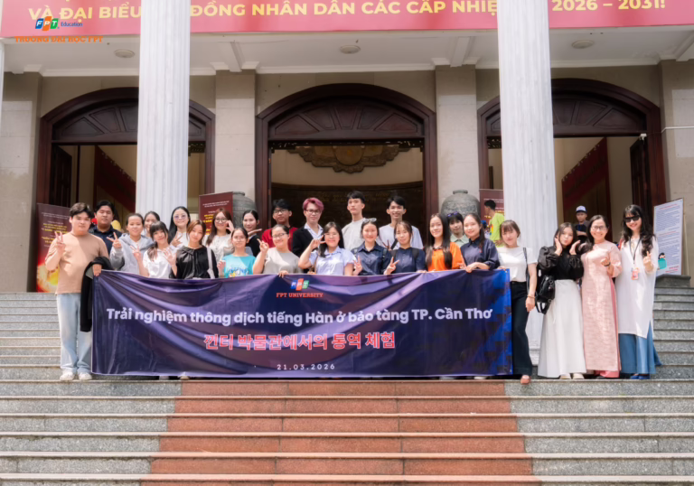 Sinh Viên Ngành Ngôn Ngữ Hàn Trải Nghiệm Thông Dịch Thực Tế Tại Bảo Tàng TP Cần Thơ