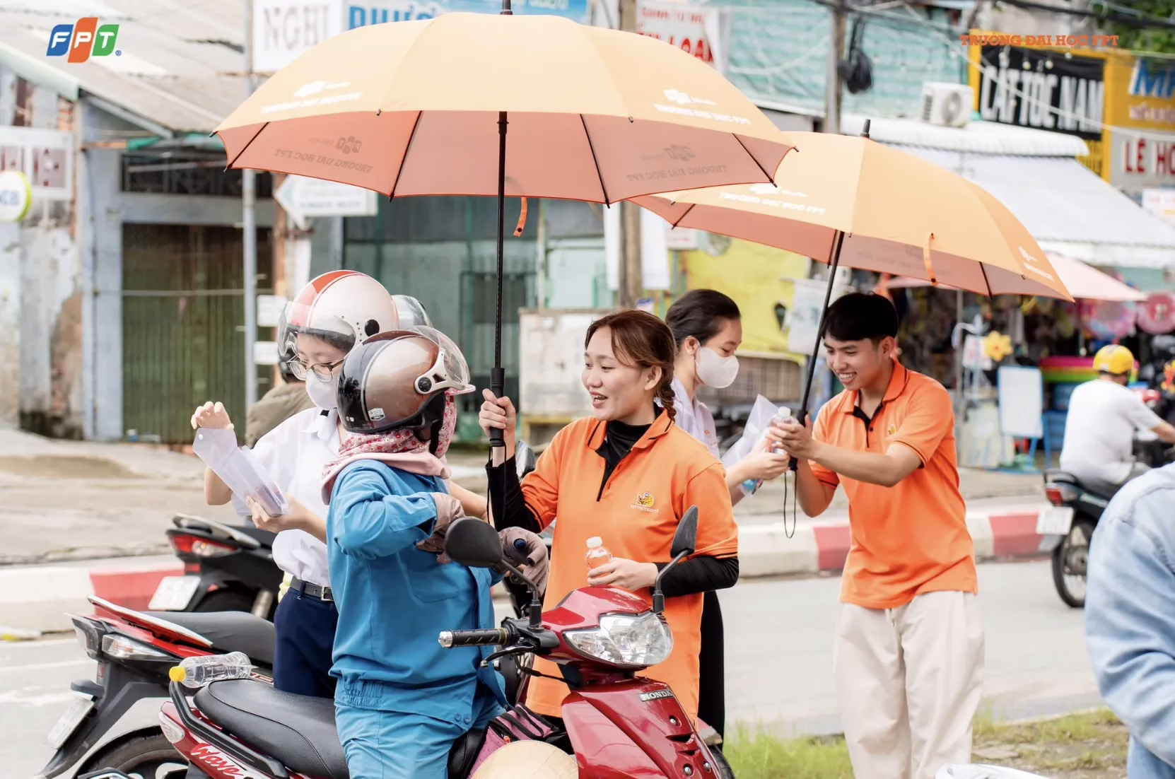 Vi phạm quy chế mang tài liệu vào phòng thi có thể dẫn đến hậu quả đình chỉ thi ngay lập tức