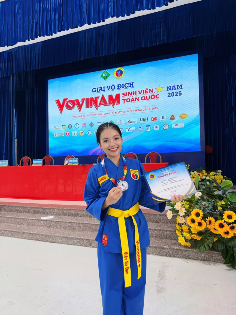 Khuong Gia Linh 1