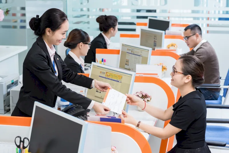 Chuyên viên Thanh toán quốc tế sẽ tiếp nhận, kiểm tra và xử lý các hồ sơ, bộ chứng từ thanh toán xuyên biên giới theo các phương thức phổ biến - Nguồn: Internet