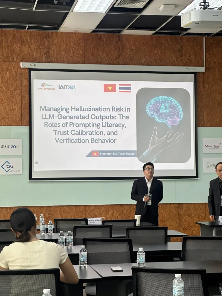 Sinh viên Trường Đại học FPT trình bày nghiên cứu giải pháp sử dụng AI tại Hội thảo quốc tế IAIT2026, Thái Lan