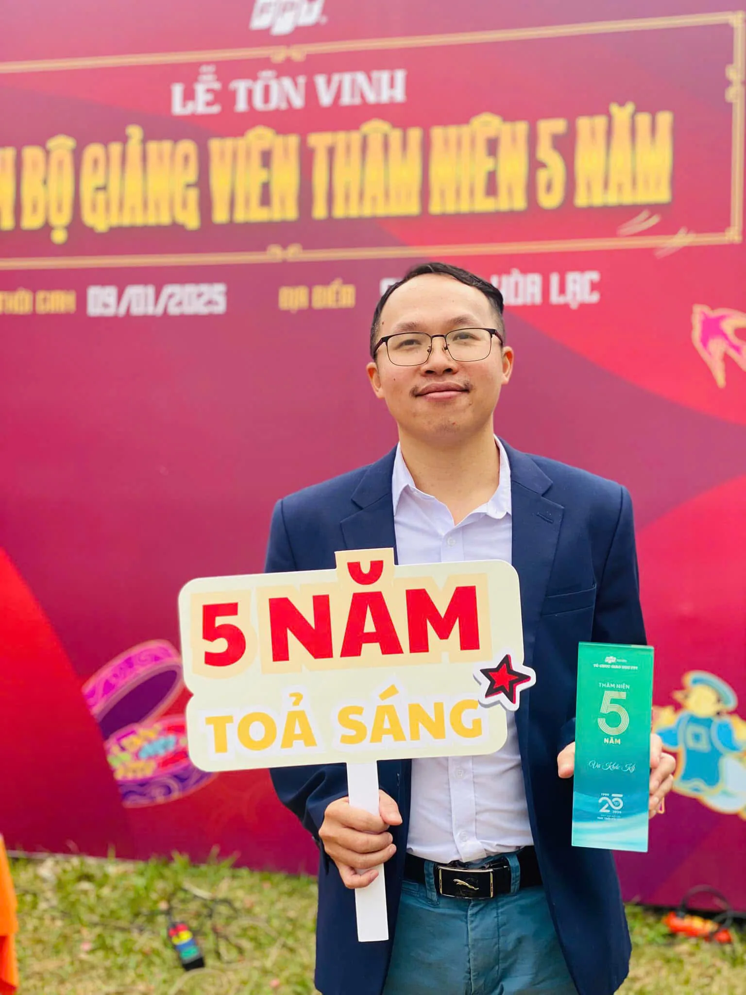 TS. Ky trong mot su kien tai FPTU