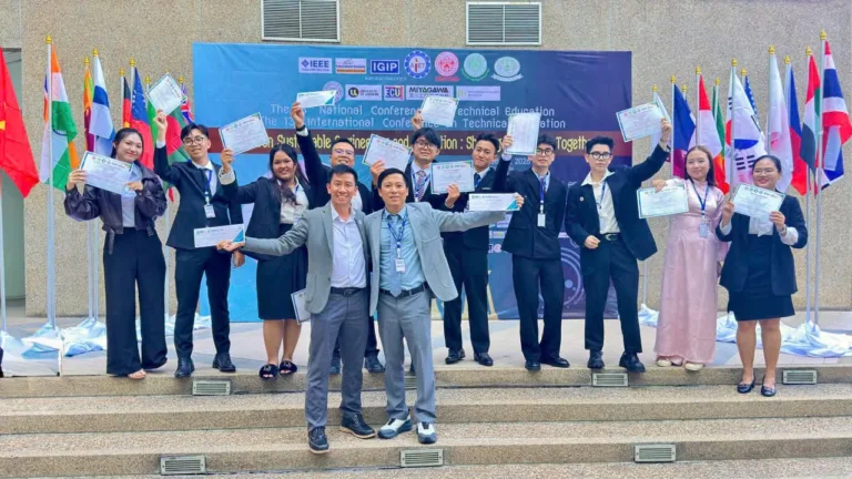 Sinh viên Trường Đại học FPT tham gia báo cáo nghiên cứu tại Hội thảo quốc tế ICTechED13, Thái Lan