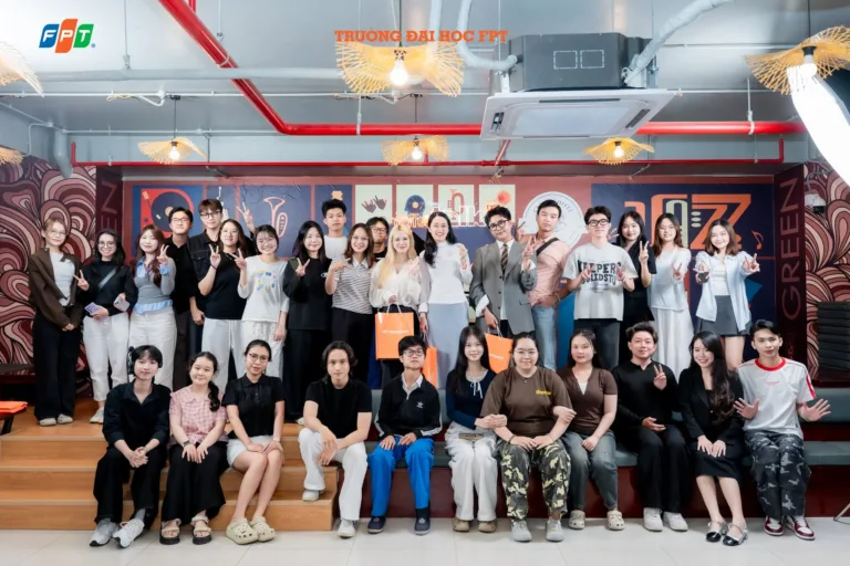 Sinh viên Trường Đại học FPT khám phá cách xây dựng thương hiệu cá nhân từ TikTok