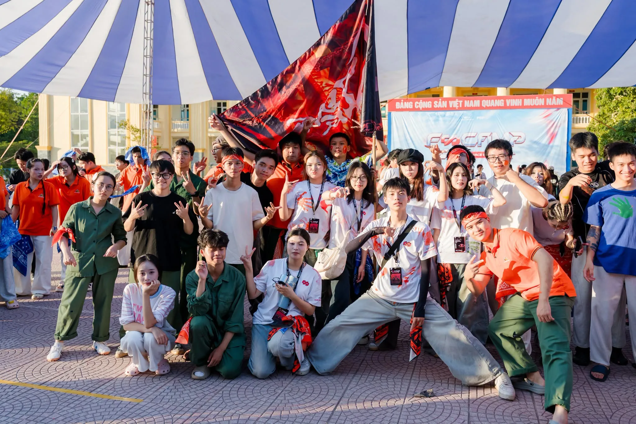 Luu lai khoanh khac cung voi F∞Camp