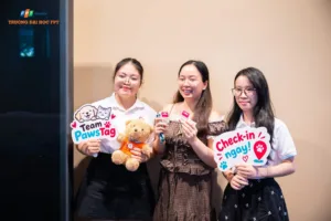 anh cuoi pawstag