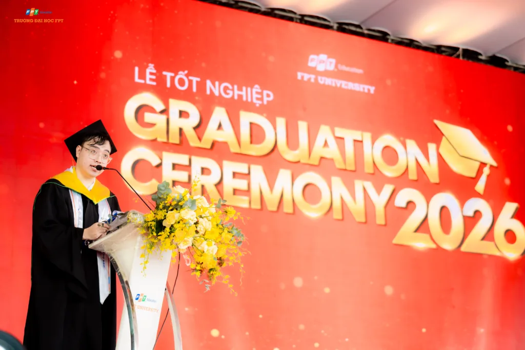 Tân thủ khoa FPTU với loạt thành tựu nghiên cứu quốc tế: “Nhà trường đã cho em gấp 10 lần những gì mong đợi lúc 18 tuổi”